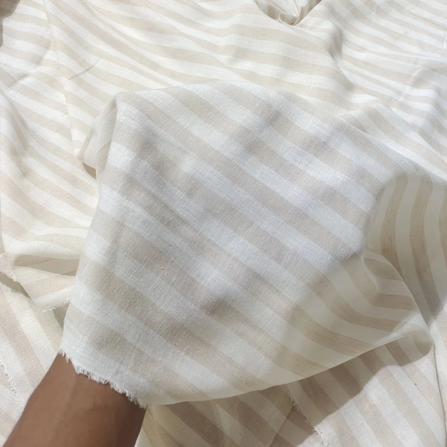 Linen LN003 Fabric Hugs