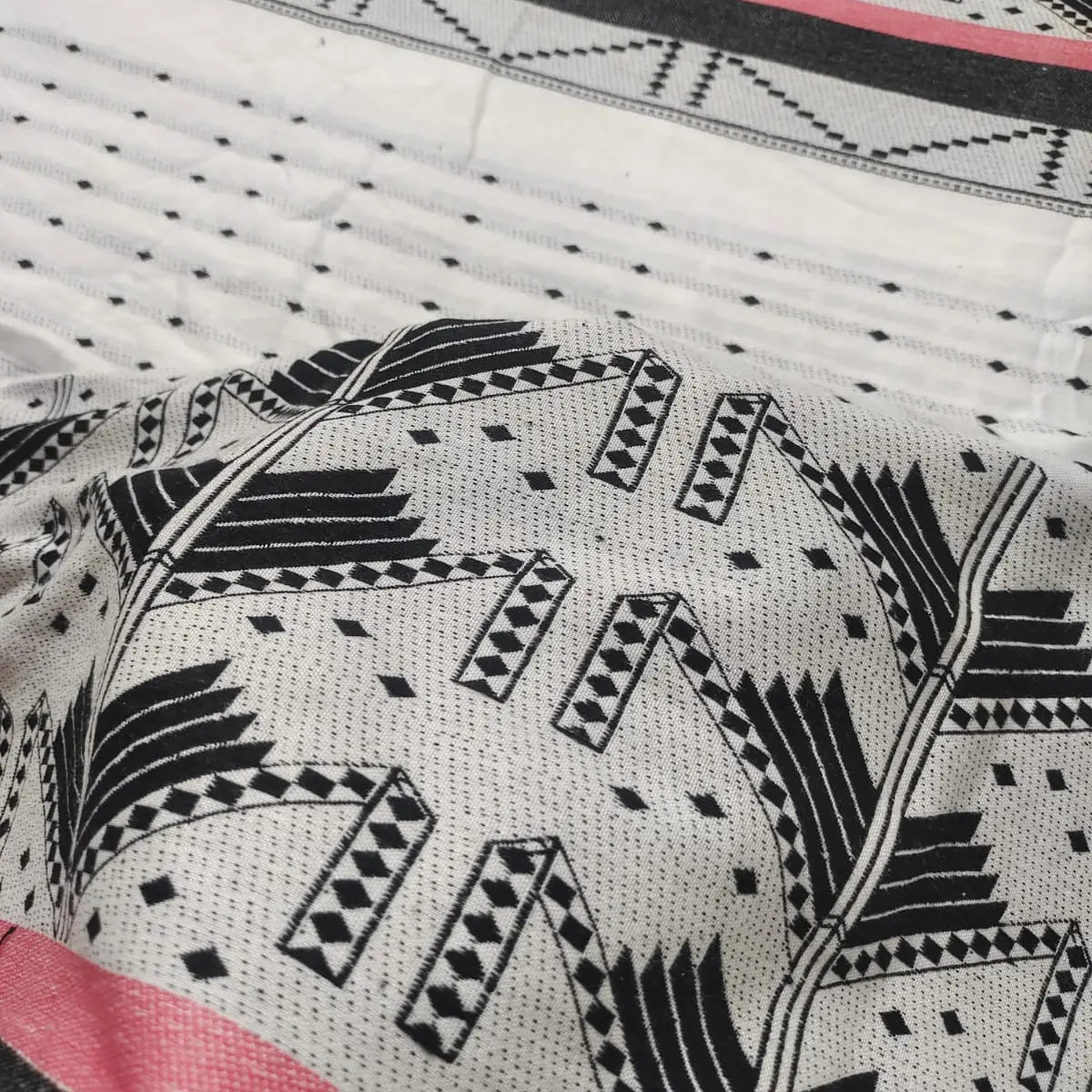 Yarn Dyed Pattern YD056 Fabric Hugs