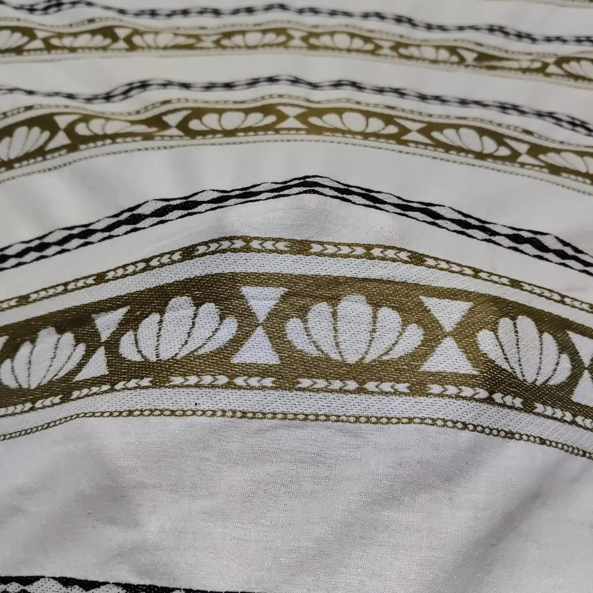 Yarn Dyed Pattern YD083 Fabric Hugs