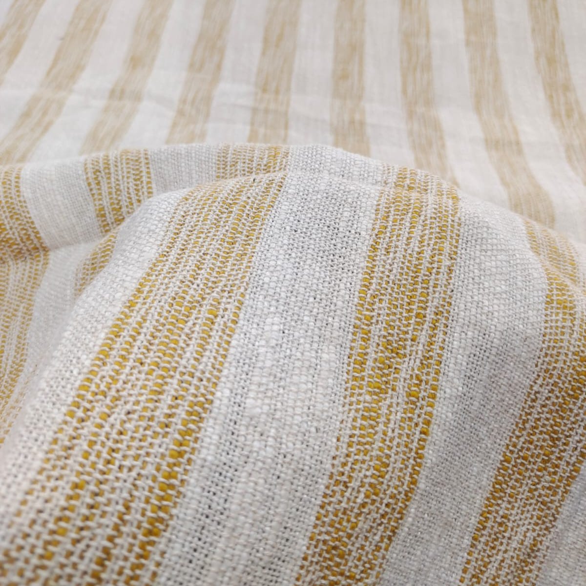 Handloom Jacquard Fabric HJ03555