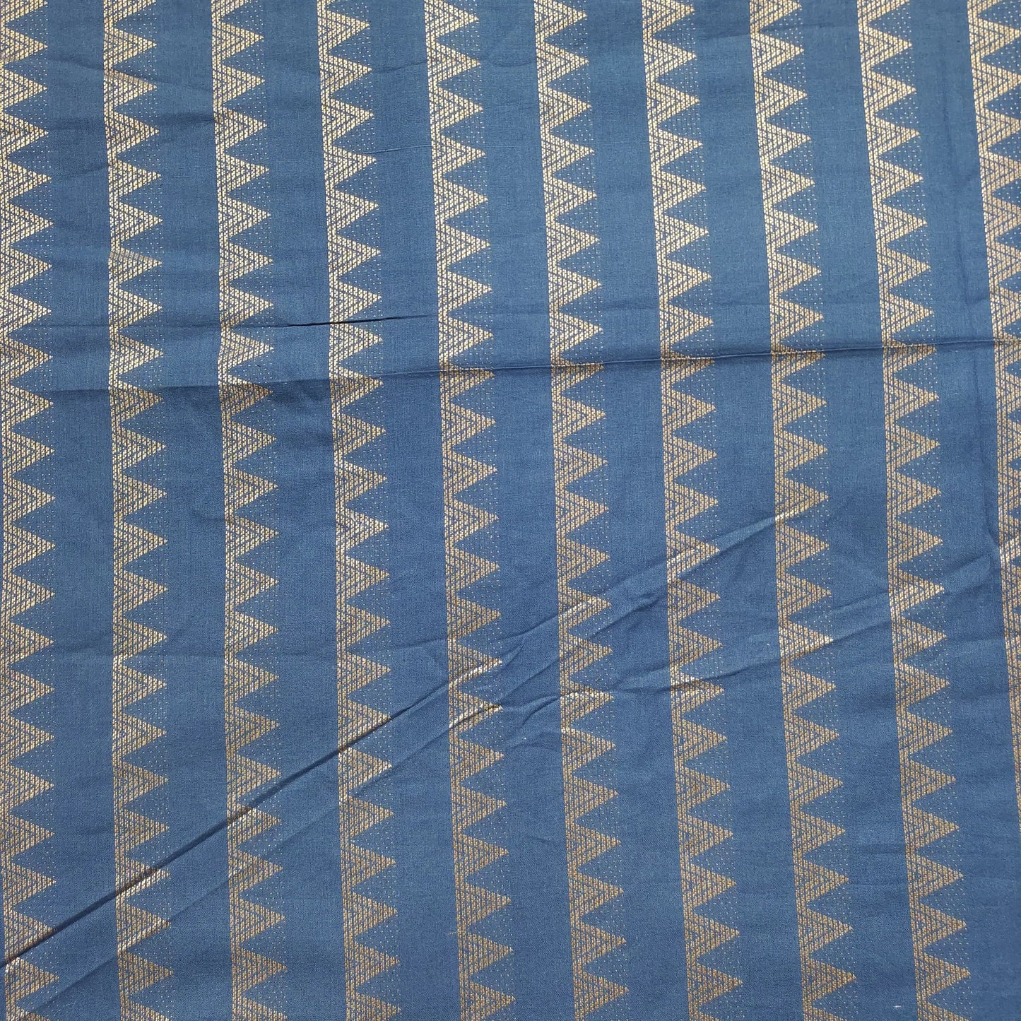 Yarn Dyed Pattern YD055 Fabric Hugs