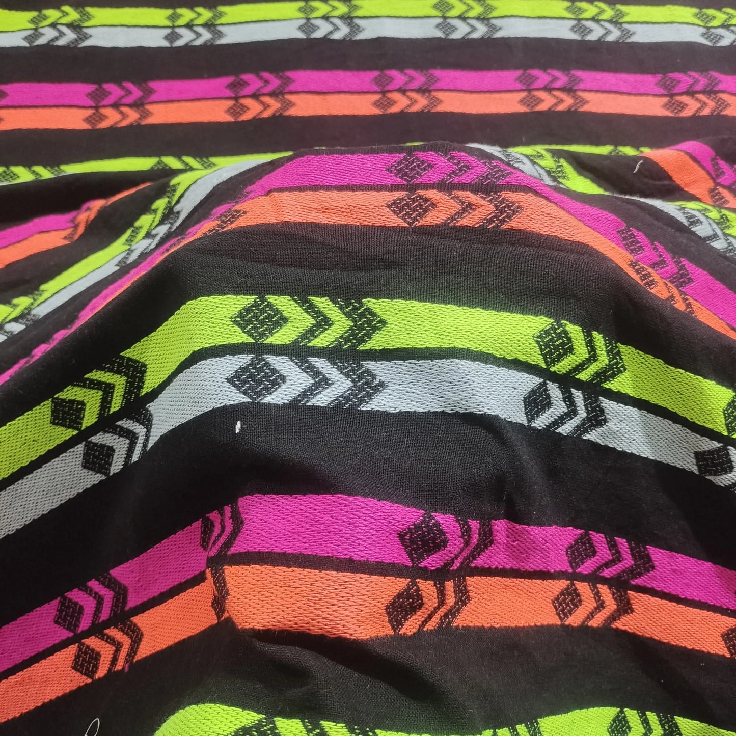 Yarn Dyed Pattern YD100 Fabric Hugs